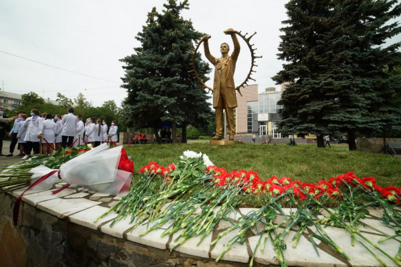 Открытие памятника в Челябинске состоялось при поддержке группы компаний «Ариант»